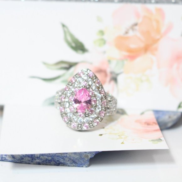 💍🤍Iced Out Pink Sapphire Pear Cubic Zirconia Cocktail Teardrop Ring💍🤍 - Picture 7 of 9